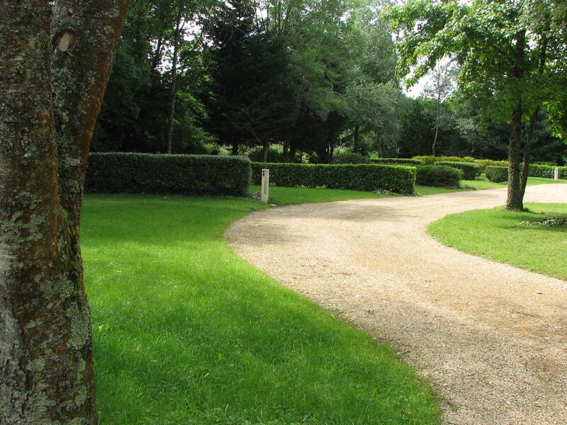 Nature
Tranquillité
Espaces vastes
Éco-responsable
Détente
Sérénité
Paysages préservés
Camping sauvage
Environnement paisible
Randonnée